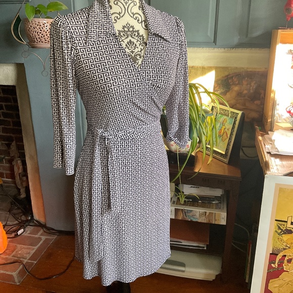 Laundry by Shelly Segal Wrap dress size XS - Picture 2 of 11